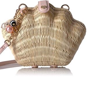 💋Betsey Johnson Shell Bag